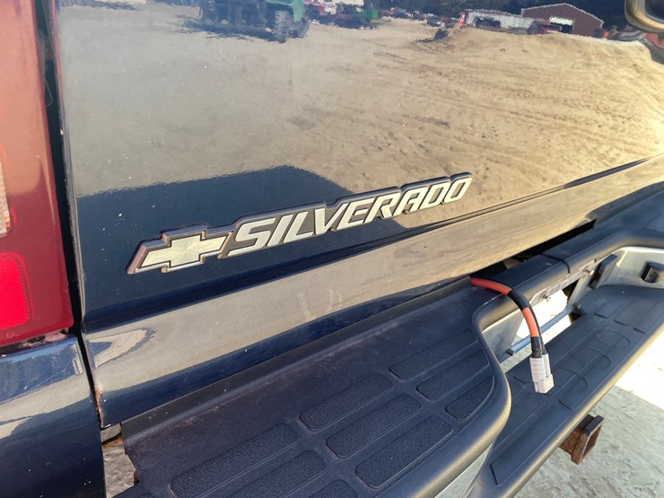 2002-chevrolet-silverado-2500hd-image-9