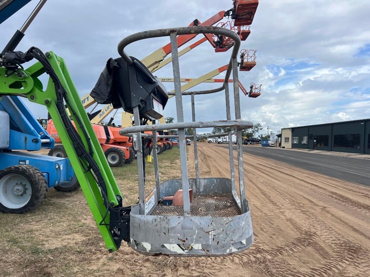 nifty-sp64d-4x4-mk2-telescopic/scissor-man-lift-image-22