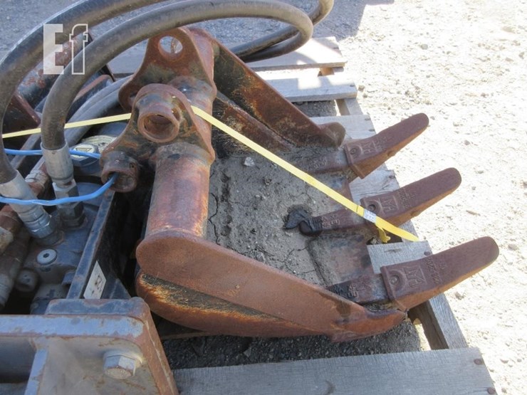 caterpillar-28-image-8