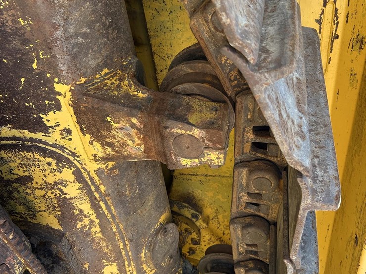 komatsu-d65ex-12-image-12