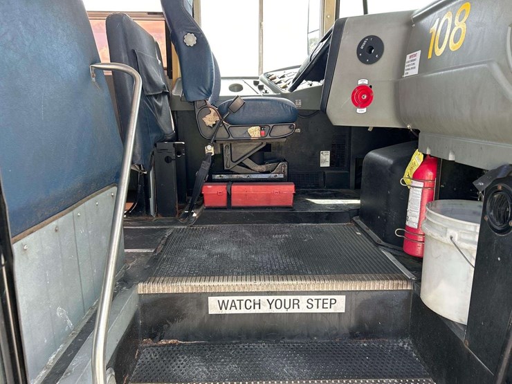 2005-ic-corporation-pb105-school-bus-image-9