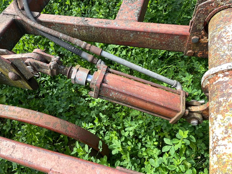 #4463-•-brady-(10)-tooth-chisel-plow-image-13