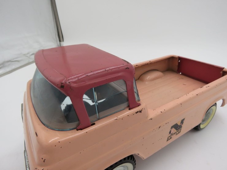 nylint-pink-ford-econoline-pickup-truck-image-6