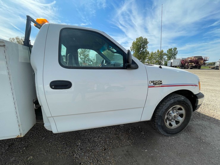 ford-f250-xl-image-43