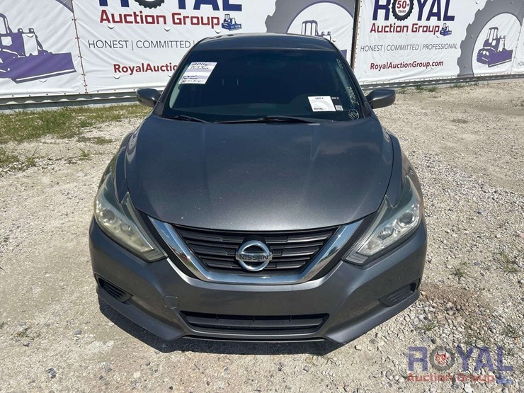 2016-nissan-altima-2.5-sedan-image-22