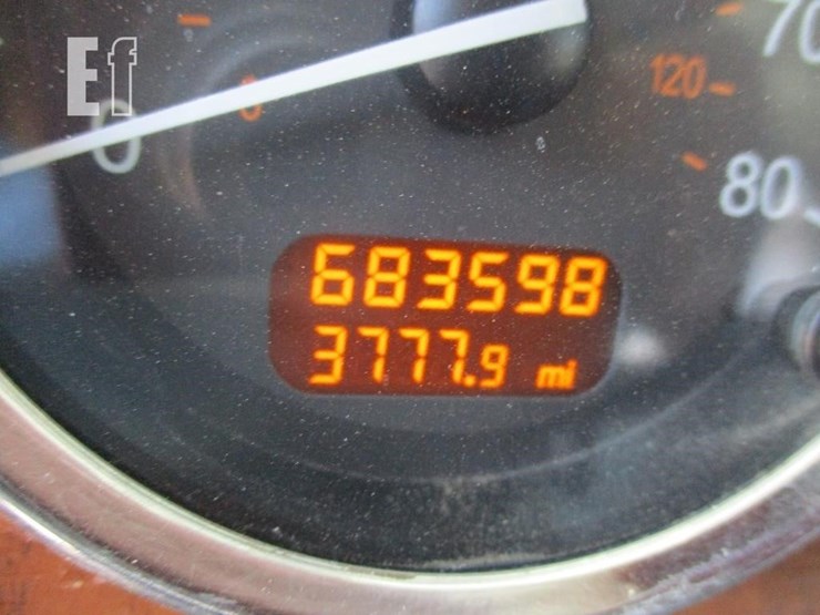 2008-peterbilt-365-image-26