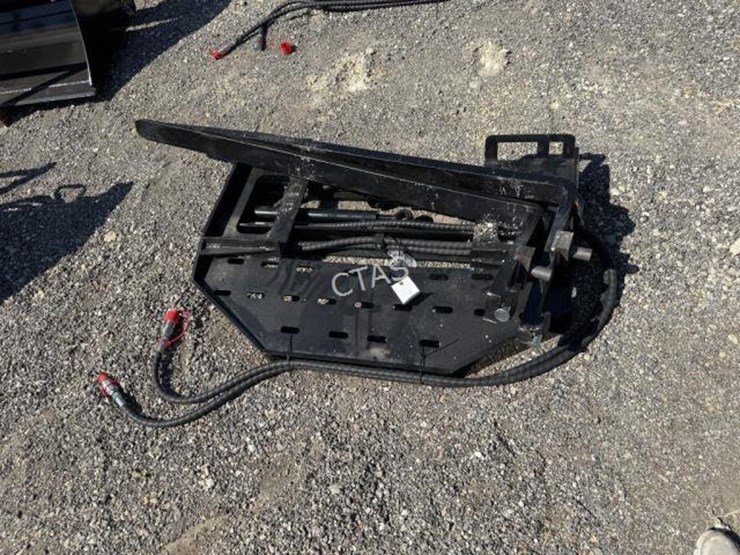 #100-•-skid-steer-hydraulic-side-shift-forks-image-1