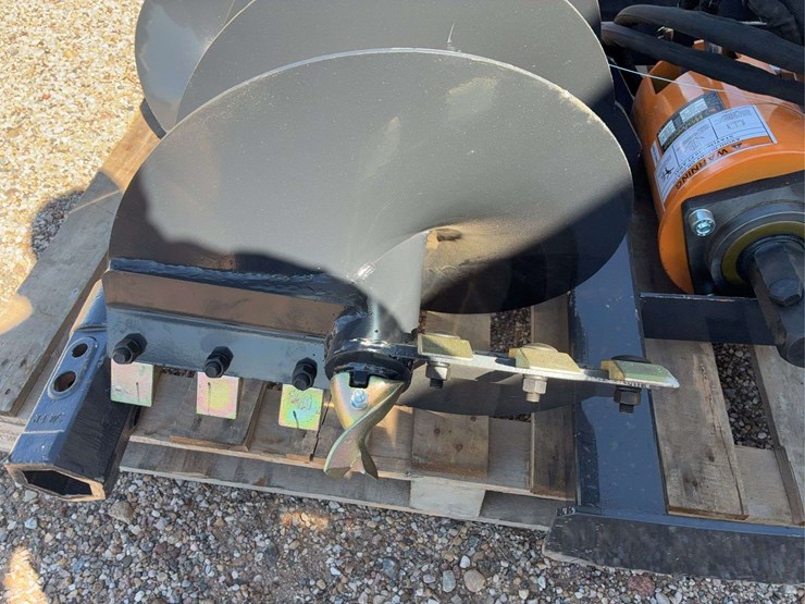 wolverine-12in-&18in-auger-attach-image-4