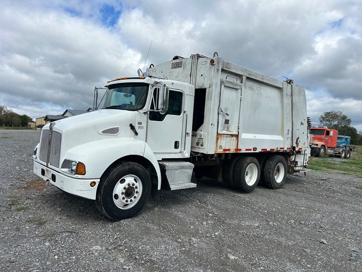 2007-kenworth-t300-image-1