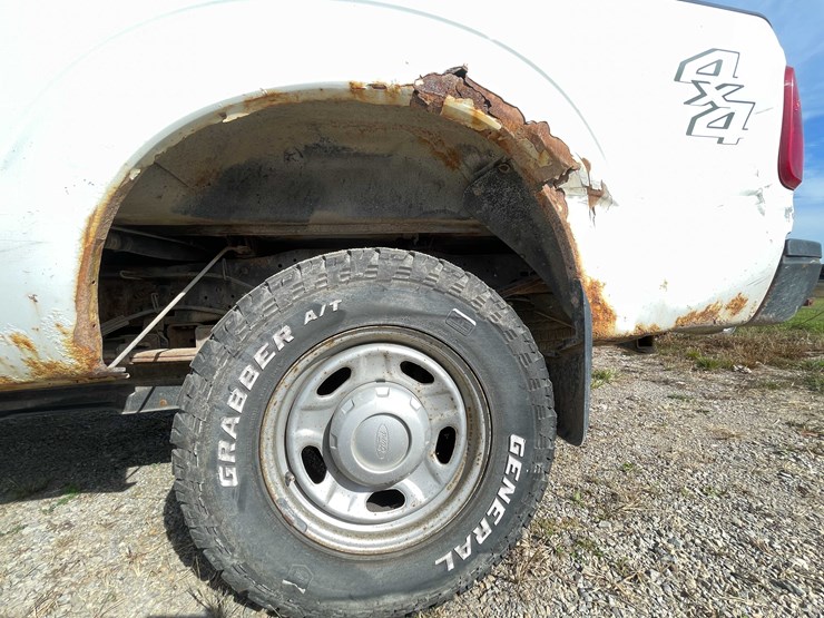 2011-ford-f250-xl-image-34
