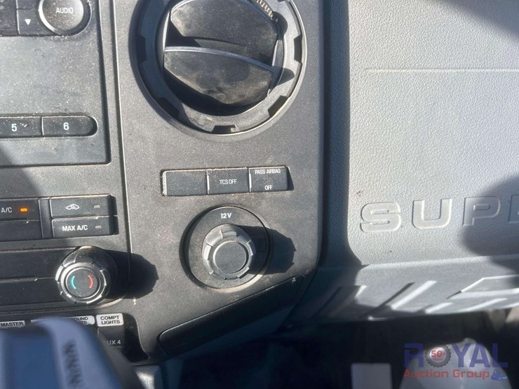 2014-ford-f550-image-13