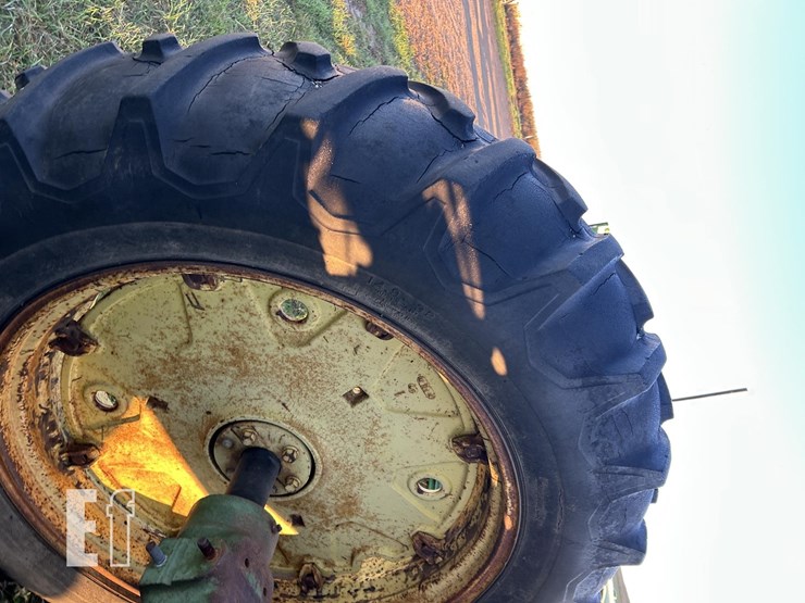 john-deere-70-image-22