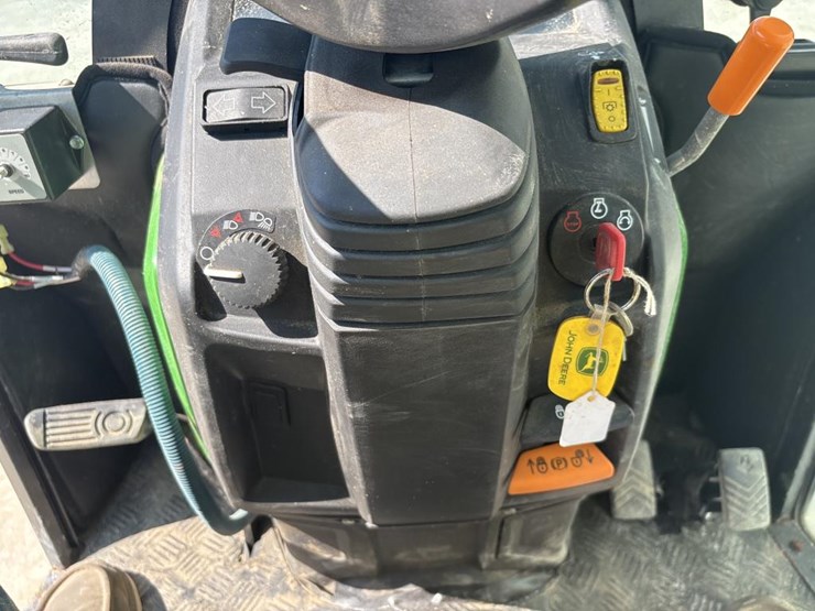 john-deere-1025-image-52