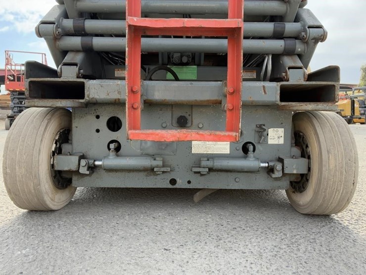 skyjack-sj-4626-scissor-lift-image-13