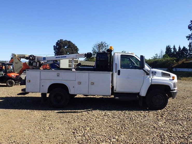 2008-gmc-c5500-11'-s/a-service-truck-image-4