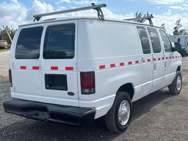 2008-ford-e150-image-3