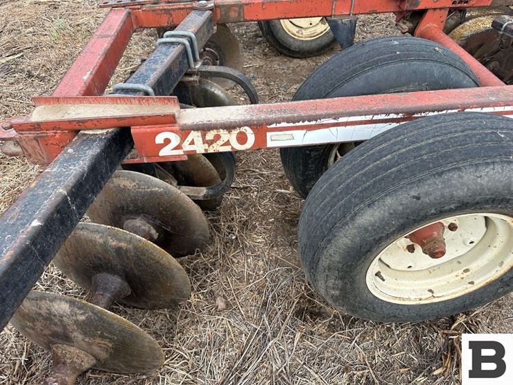 hesston-2420-image-26