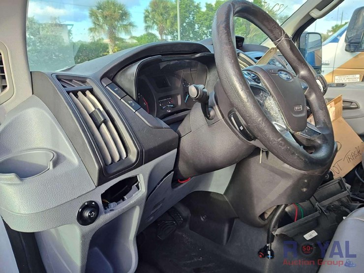 2017-ford-transit-image-12