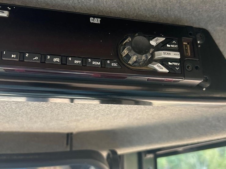 2018-caterpillar-d6n-xl-image-62
