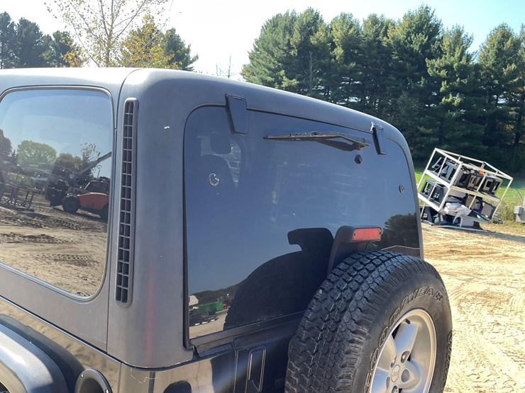 2000-jeep-wrangler-sport-image-25