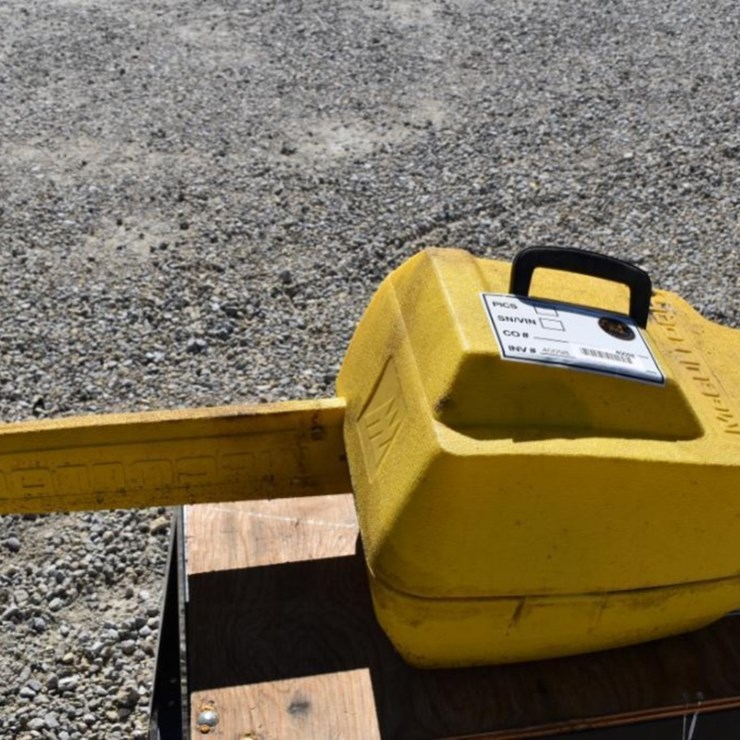 McCulloch Chainsaw with 16" Bar and Case