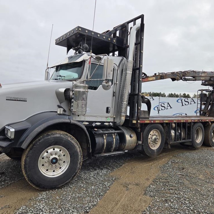 #1701 • 2013 Kenworth T800 Log Truck