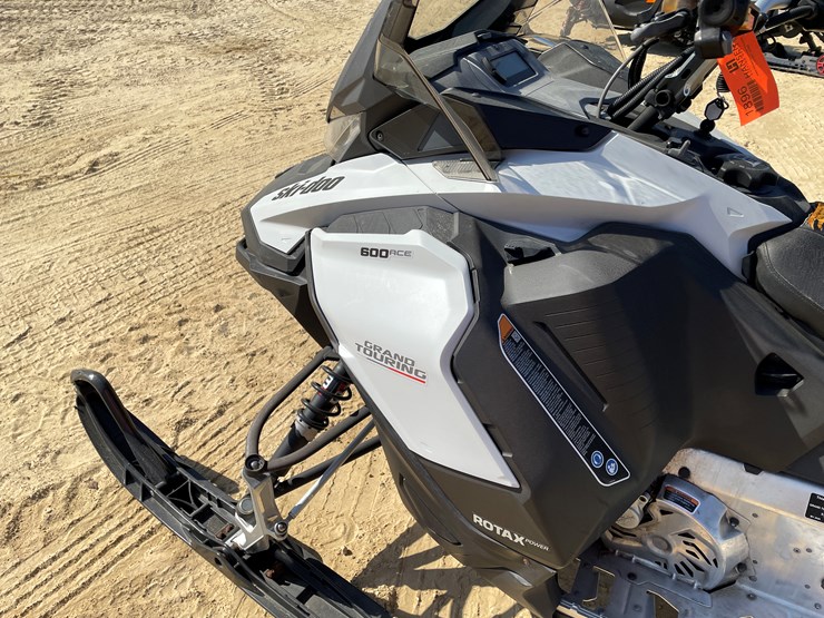 #1896-•-2020-ski-doo-grand-touring-600-snowmobile-(sells-with-bill-of-sale-only)-image-13