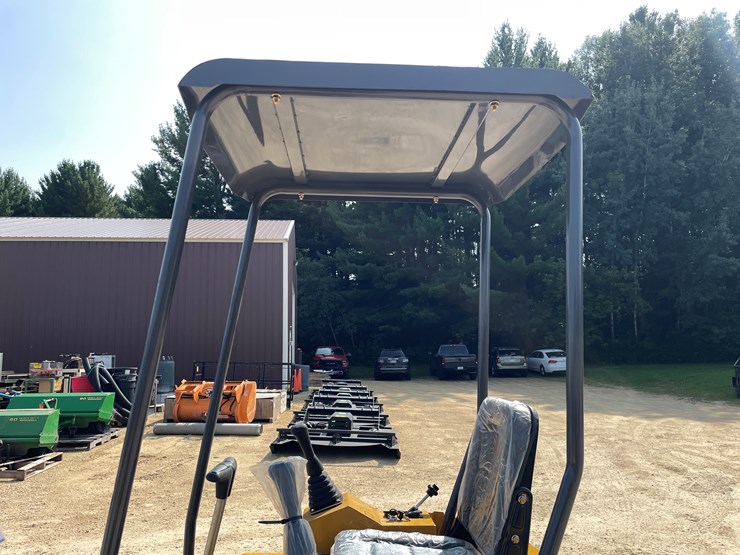 #211-•-new-rt15r-mini-excavator-image-12