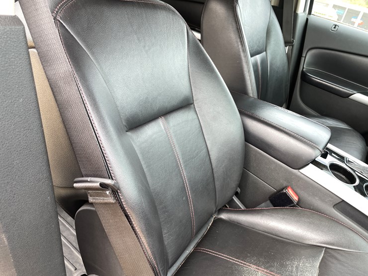 2011-ford-edge-image-43