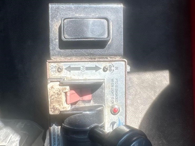 2015-kenworth-t880-image-30