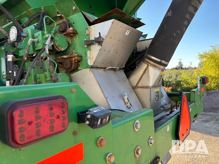 2019-john-deere-f4365-image-38