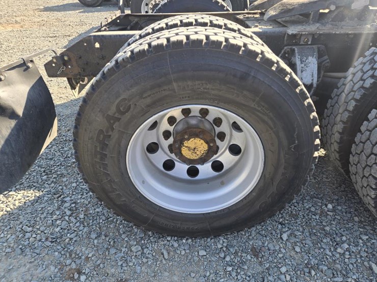 2012-kenworth-t660-image-52