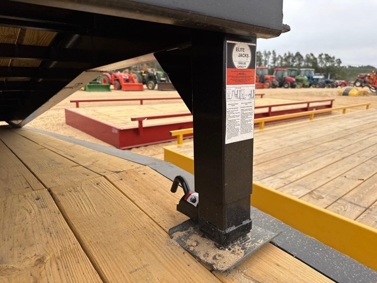 unused-xstar-101"-x-20'-loading-ramp-image-6
