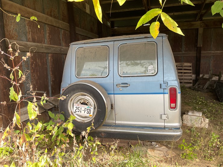 #4481-•-1991-ford-econoline-van-(title-in-delay)-image-5