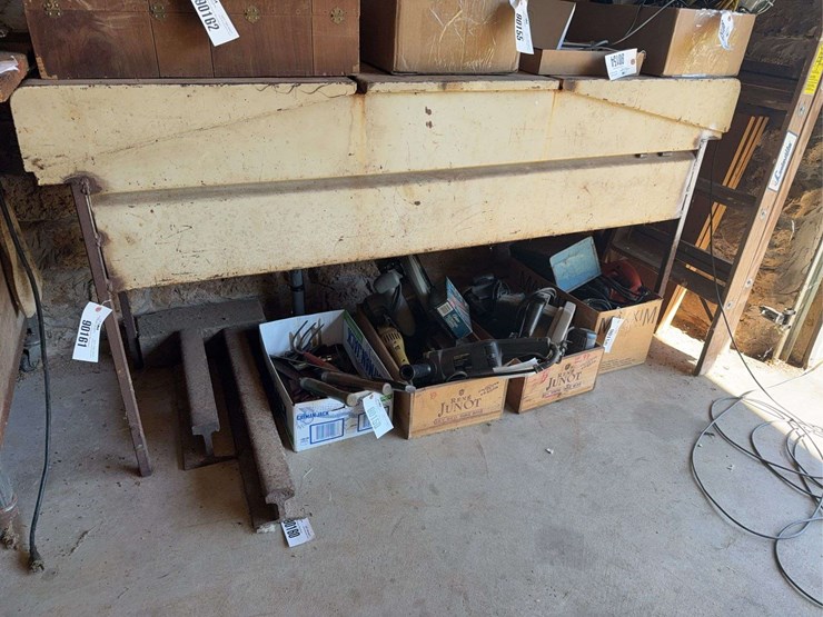 shop-built-bench---was-made-from-truck-toolbox-image-1