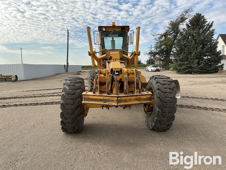 1982-deere-772a-image-2