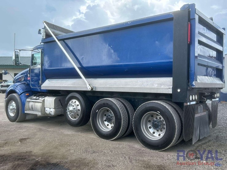 2014-peterbilt-384-image-32