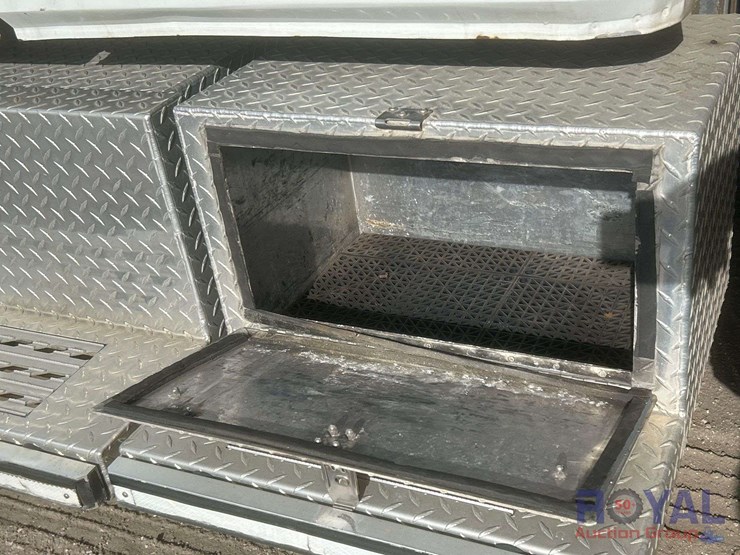 2003-freightliner-fl60-image-21