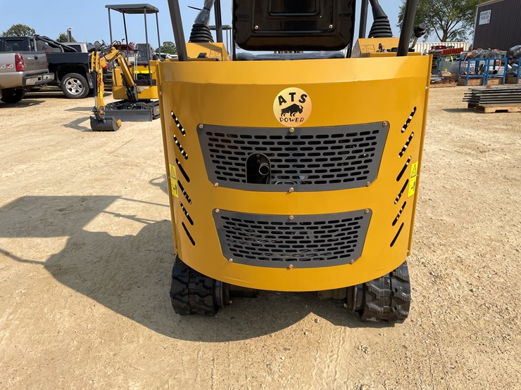 #211-•-new-rt15r-mini-excavator-image-15