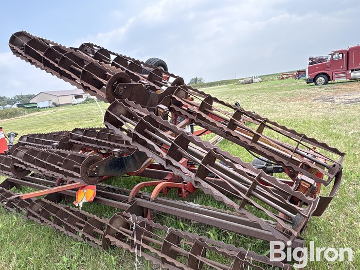unverferth-35’-rolling-harrow-image-19