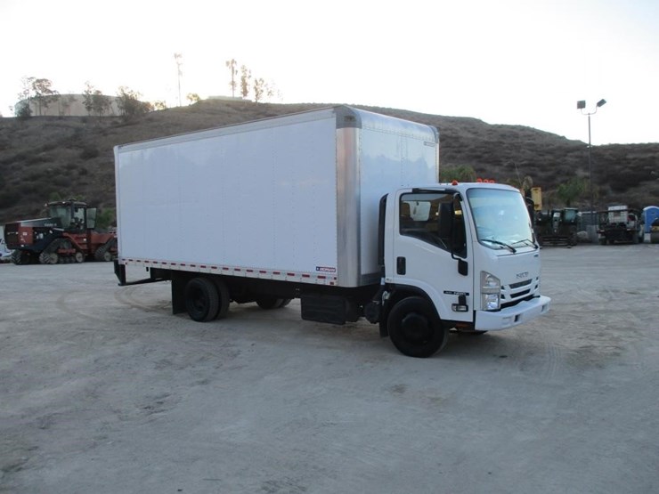 2022-isuzu-nrr-image-2