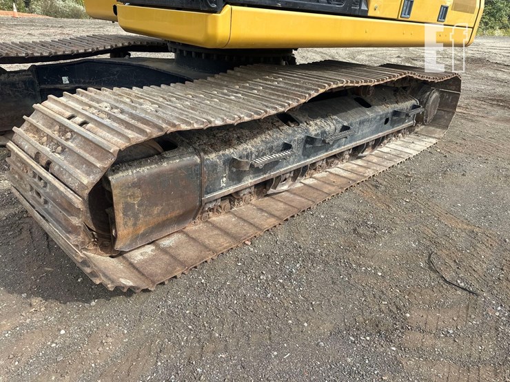 2019-caterpillar-320-image-14