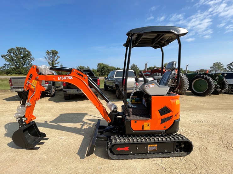 #206-•-new-nt18k-mini-excavator-image-2