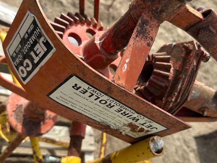 jet-wire-roller-&-custom-forks-for-bucket-image-9