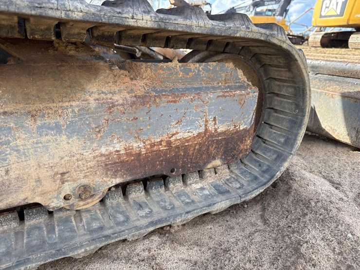takeuchi-tb230-image-16
