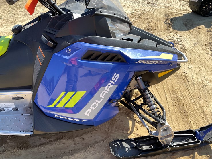 #1897-•-2024-polaris-indy-550-sport-snowmobile-(sells-with-bill-of-sale-only)-image-14