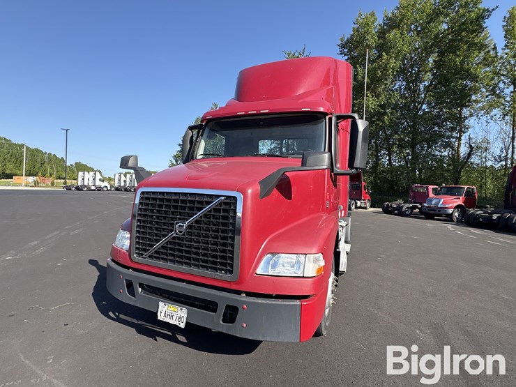 2015-volvo-vnm42t-truck-tractor-image-9