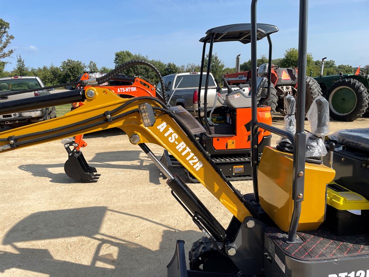 #207-•-new-rt12r-mini-excavator-image-10