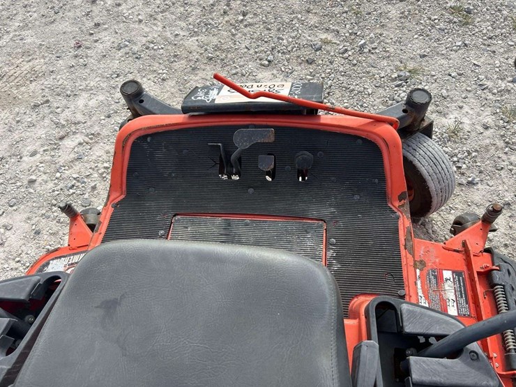 zero-turn-mower-image-9