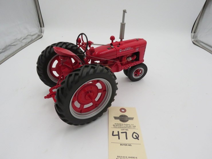 farmall-model-h-1/12th-scale-tractor-image-2